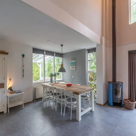 Villa By In Ooghduyne