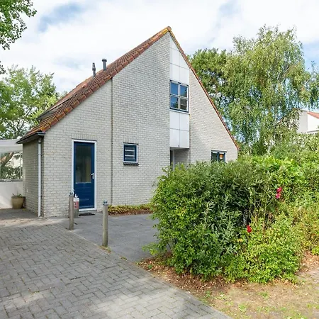 Villa By In Ooghduyne *