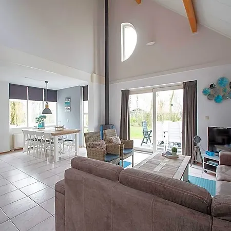 Villa By In Ooghduyne