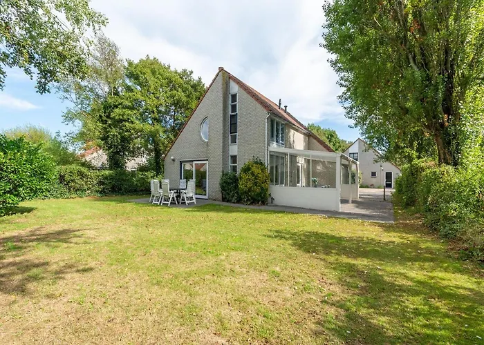 Villa By In Ooghduyne