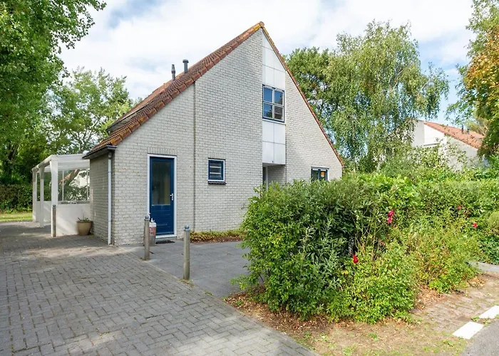 Villa By In Ooghduyne *